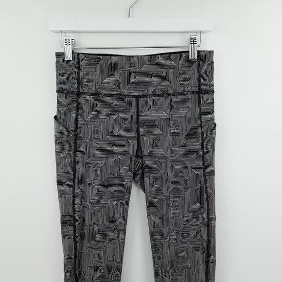 Lululemon Crop Leggings 6 Black Geo Doodle Print Athleisure - Picture 3 of 16